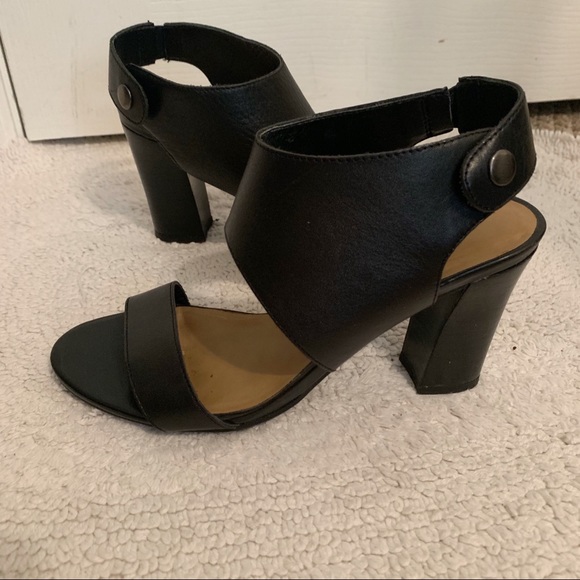 Franco Sarto Shoes - 🎉2 for $10 Franco Sarto leather ankle strap heels